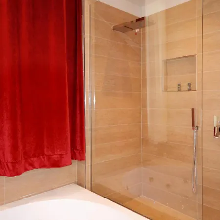 Arena Luxury Pensión 4*