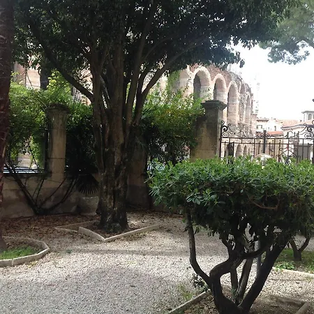 Arena Luxury بيت ضيافة 4*