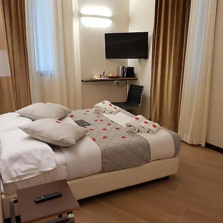 Arena Luxury בית הארחה