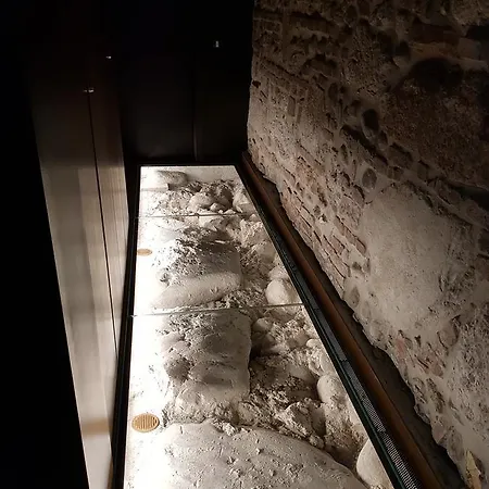 Arena Luxury 4* فيرونا