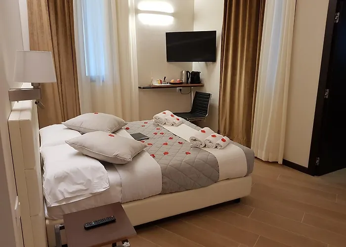 Arena Luxury 招待所
