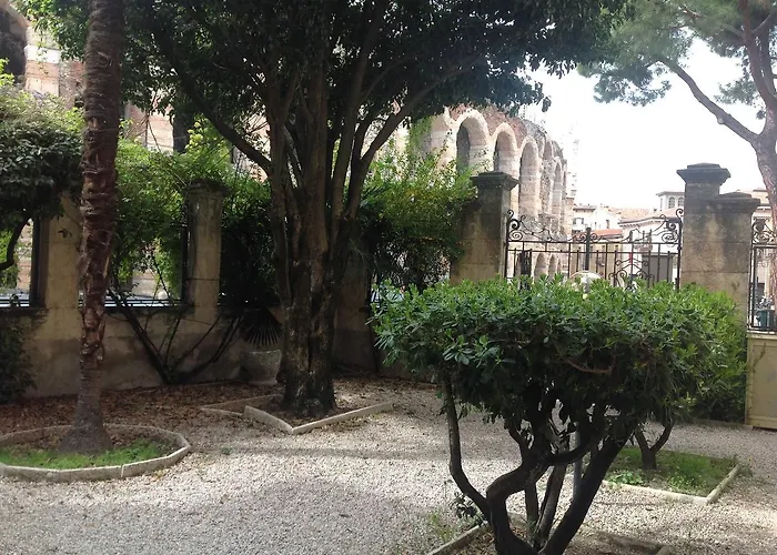 Arena Luxury Pensión 4*